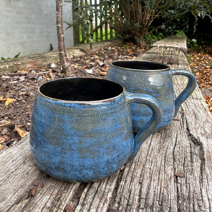 Lækker håndlavet blå kop