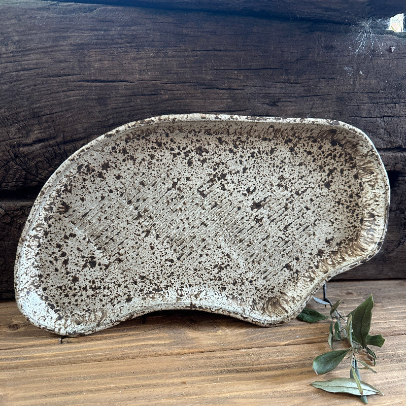 lækkert håndlavet keramik smykkefad.