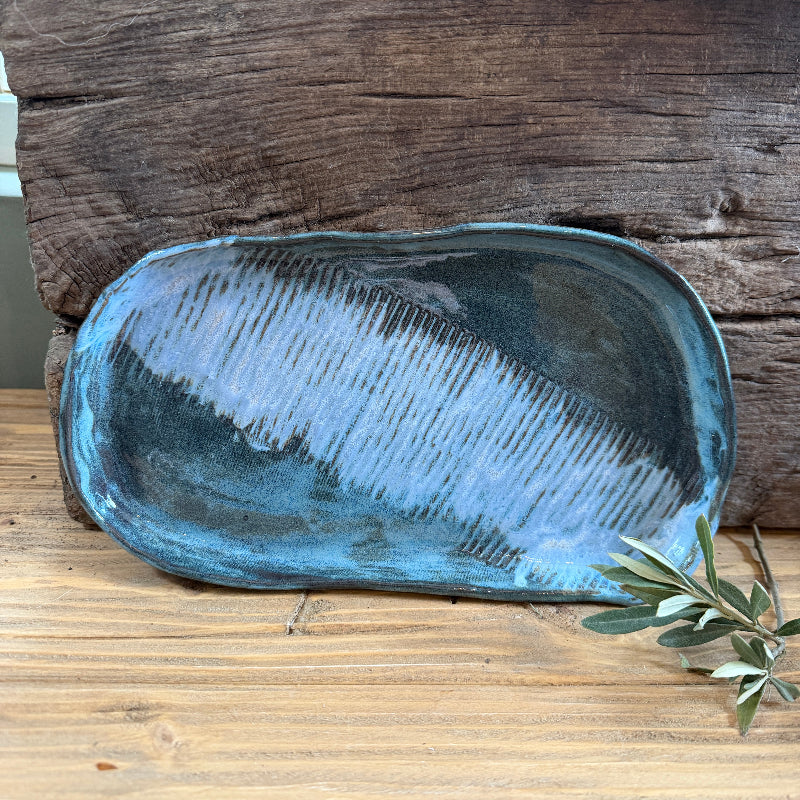 smukt blåt smykkefad i keramik fra møn