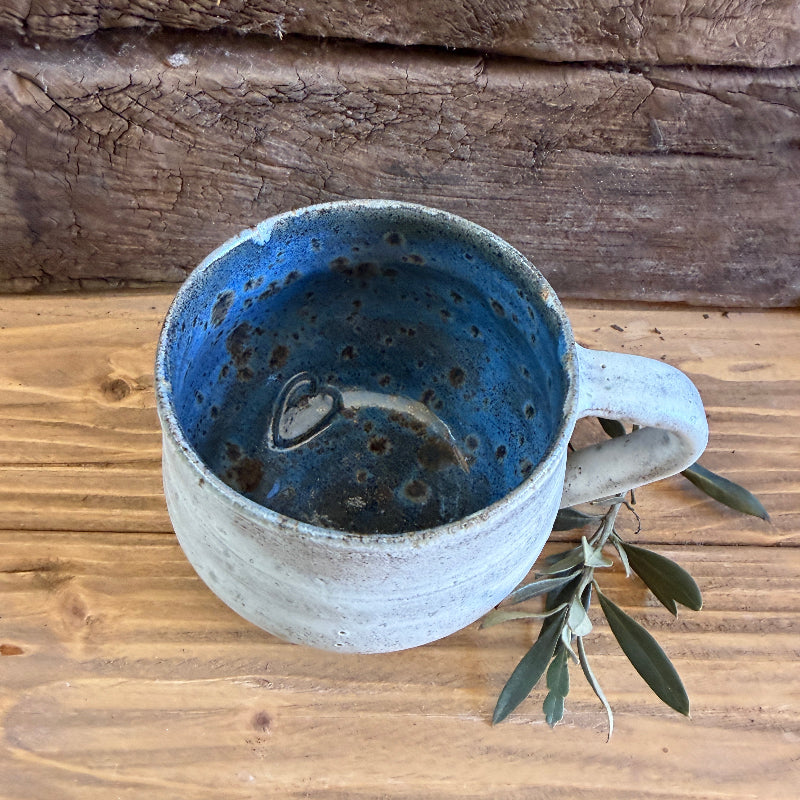 smuk og lækker håndlavet keramik kop fra KRL keramik på Møn 