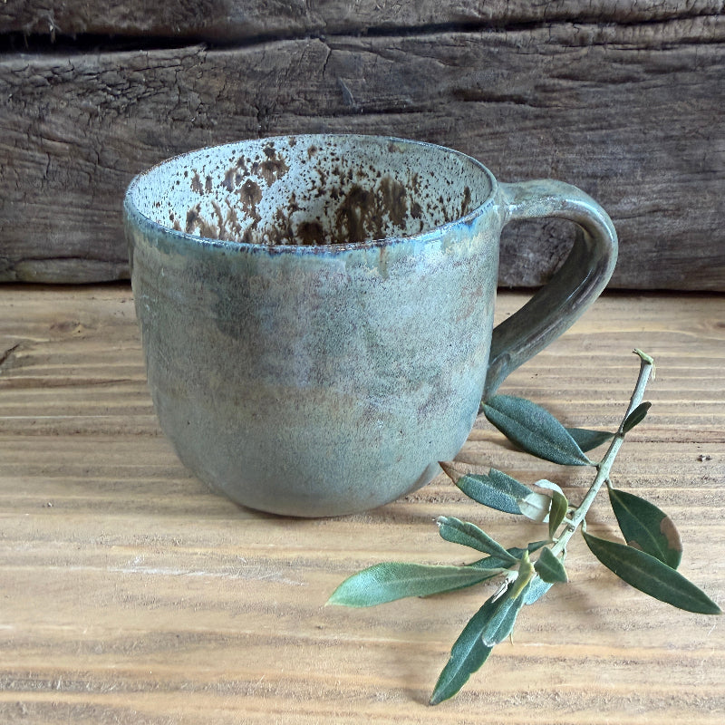 lækker grøn keramik kop med hank