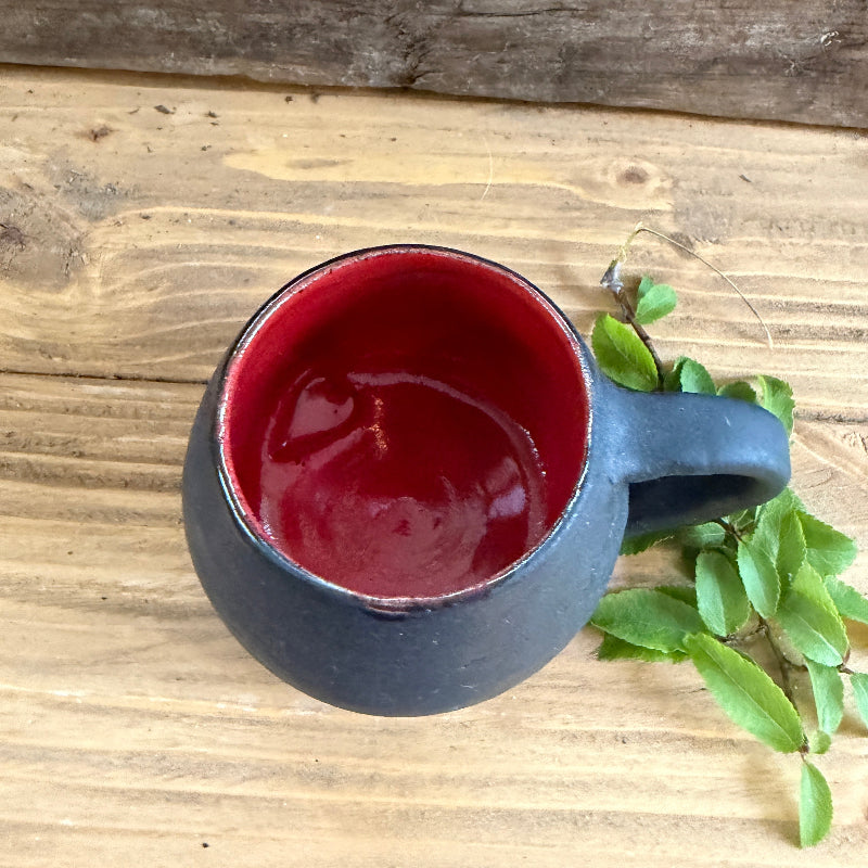 lækker lille espresso kop med en kærlig hilsen i bunden.