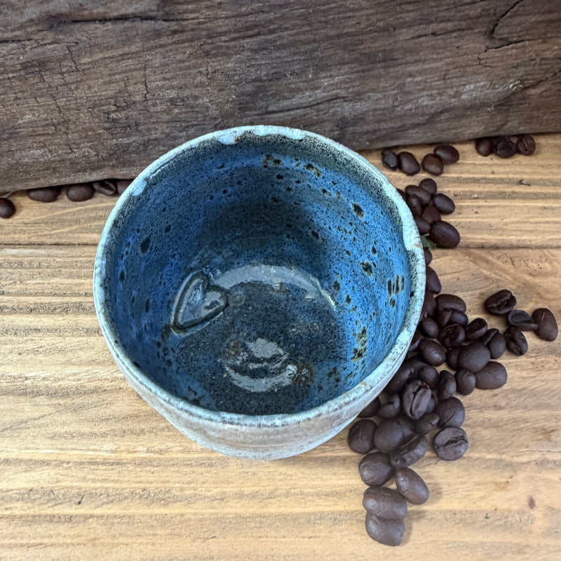 espresso kop med en lille kærlig hlsen i bunden. ❤️