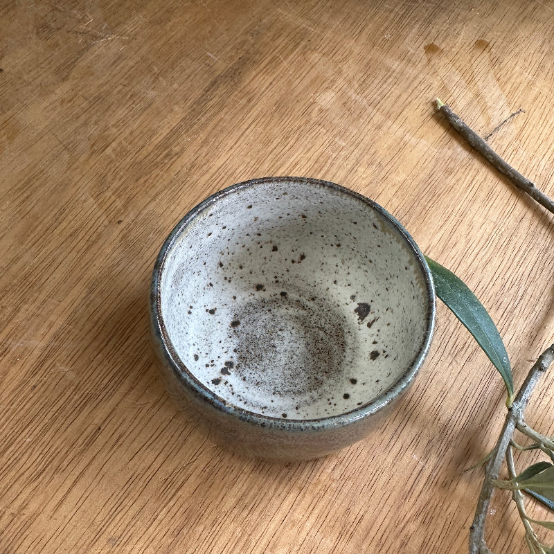 lækker lille keramik skål i grøn