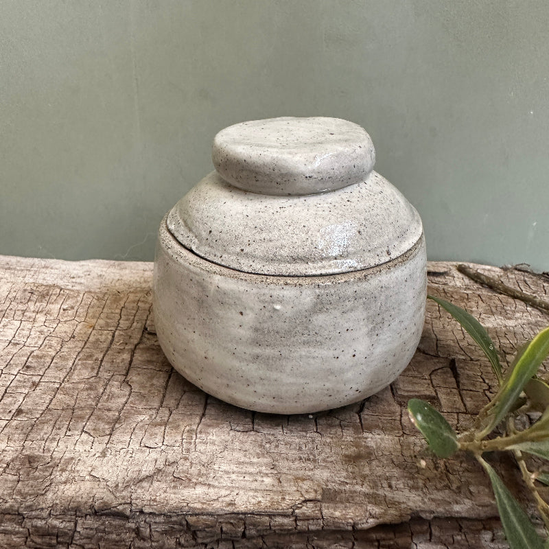 håndlavet keramik skål med åg