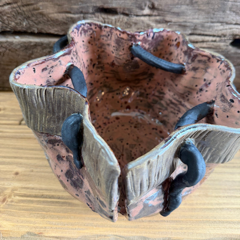 super dekorativ strikkepose i keramik fra KRL keramik på møn