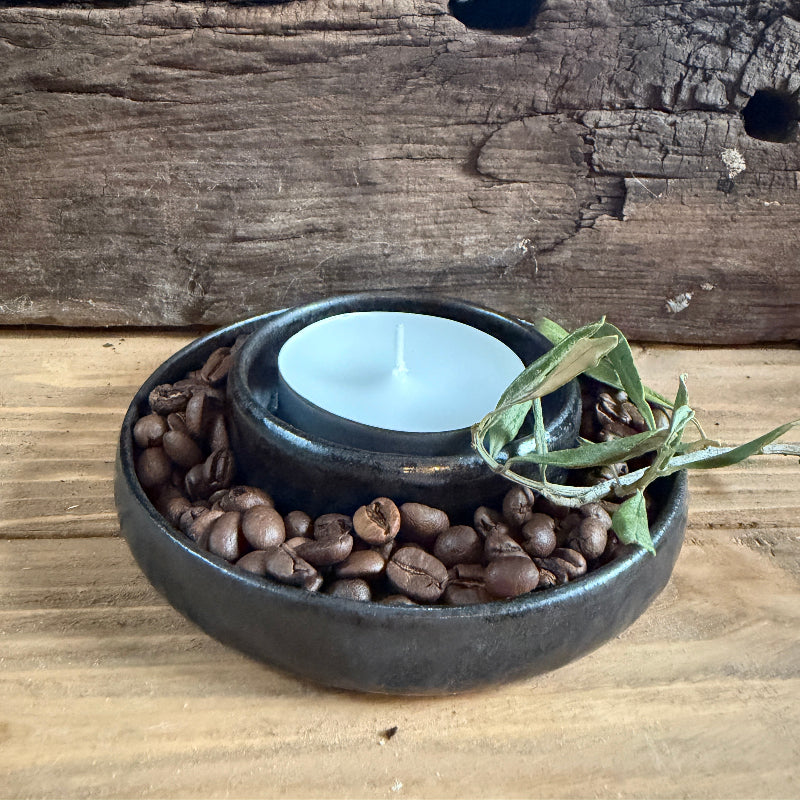 smuk og enkel sort keramik lysestage fra møn