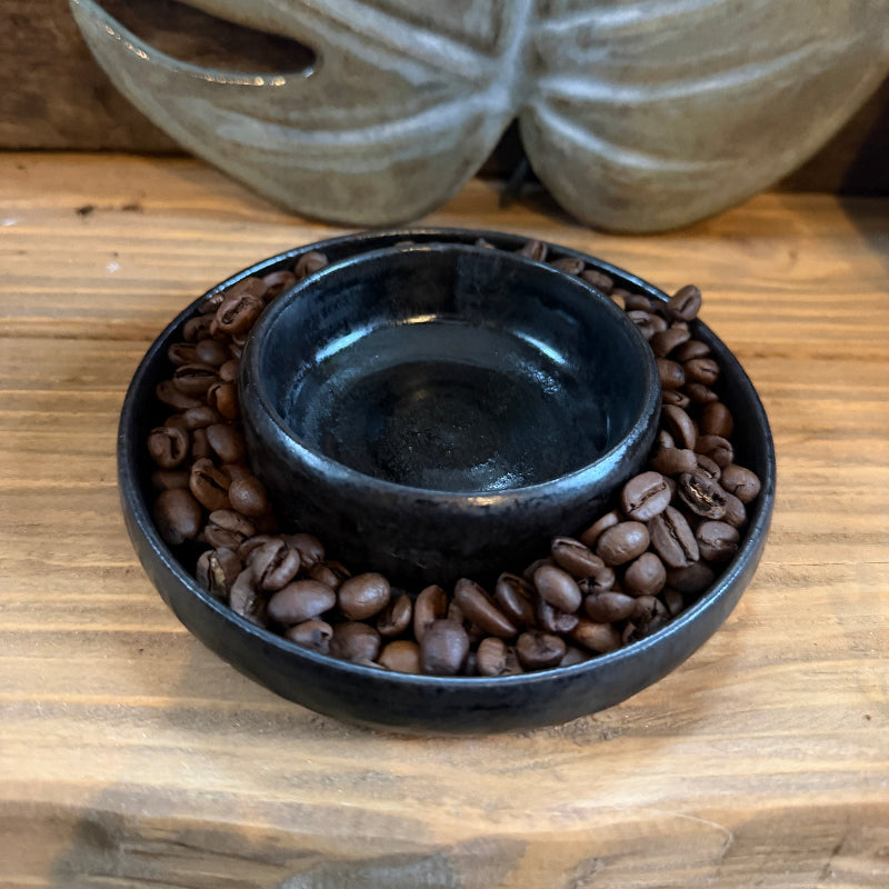 sort keramik lysestage fra møn