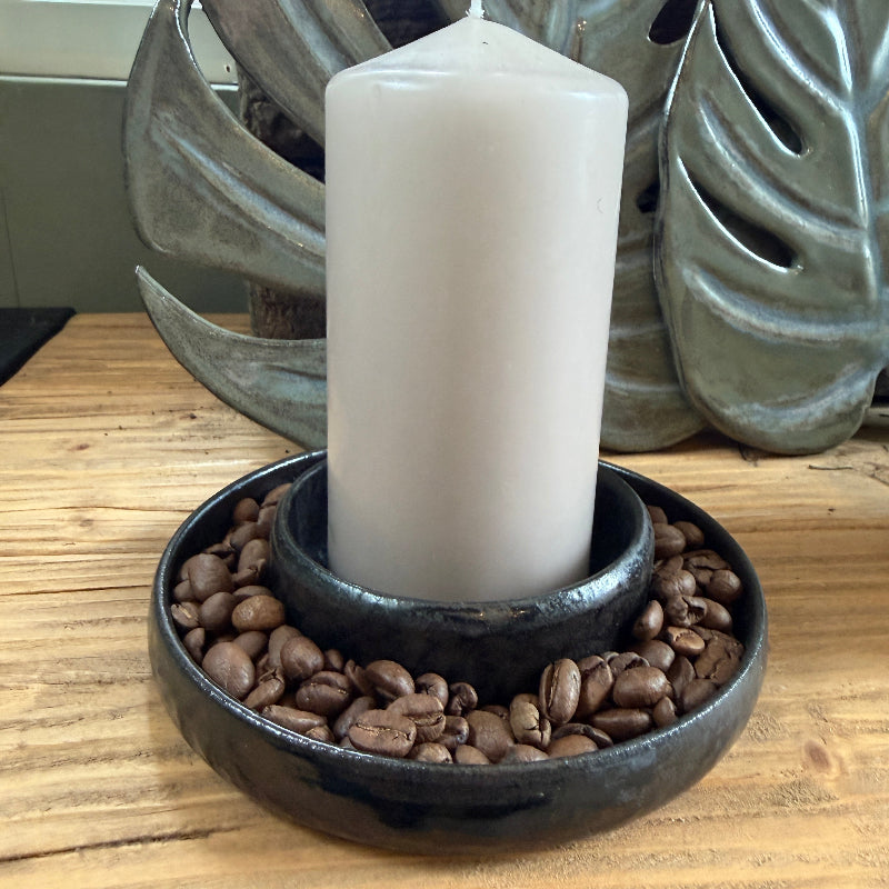 smuk lysestage. I sort